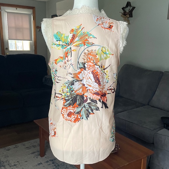 Women's V-Neck Floral Sleeveless Blouse with Lace Trim - Floral Apricot - Picture 8 of 10